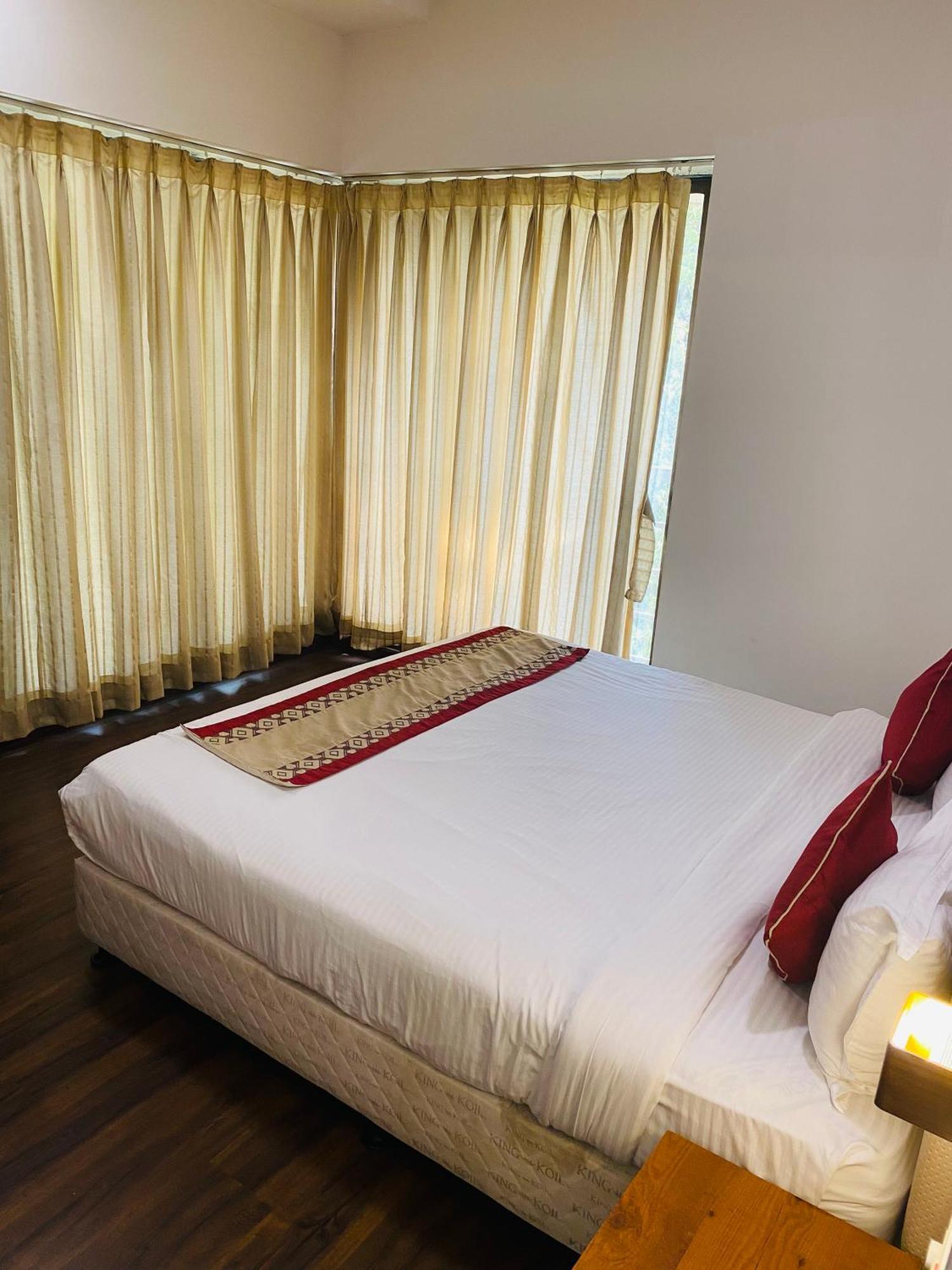 Mumbai House Luxury Apartments Santacruz East, 孟买 外观 照片