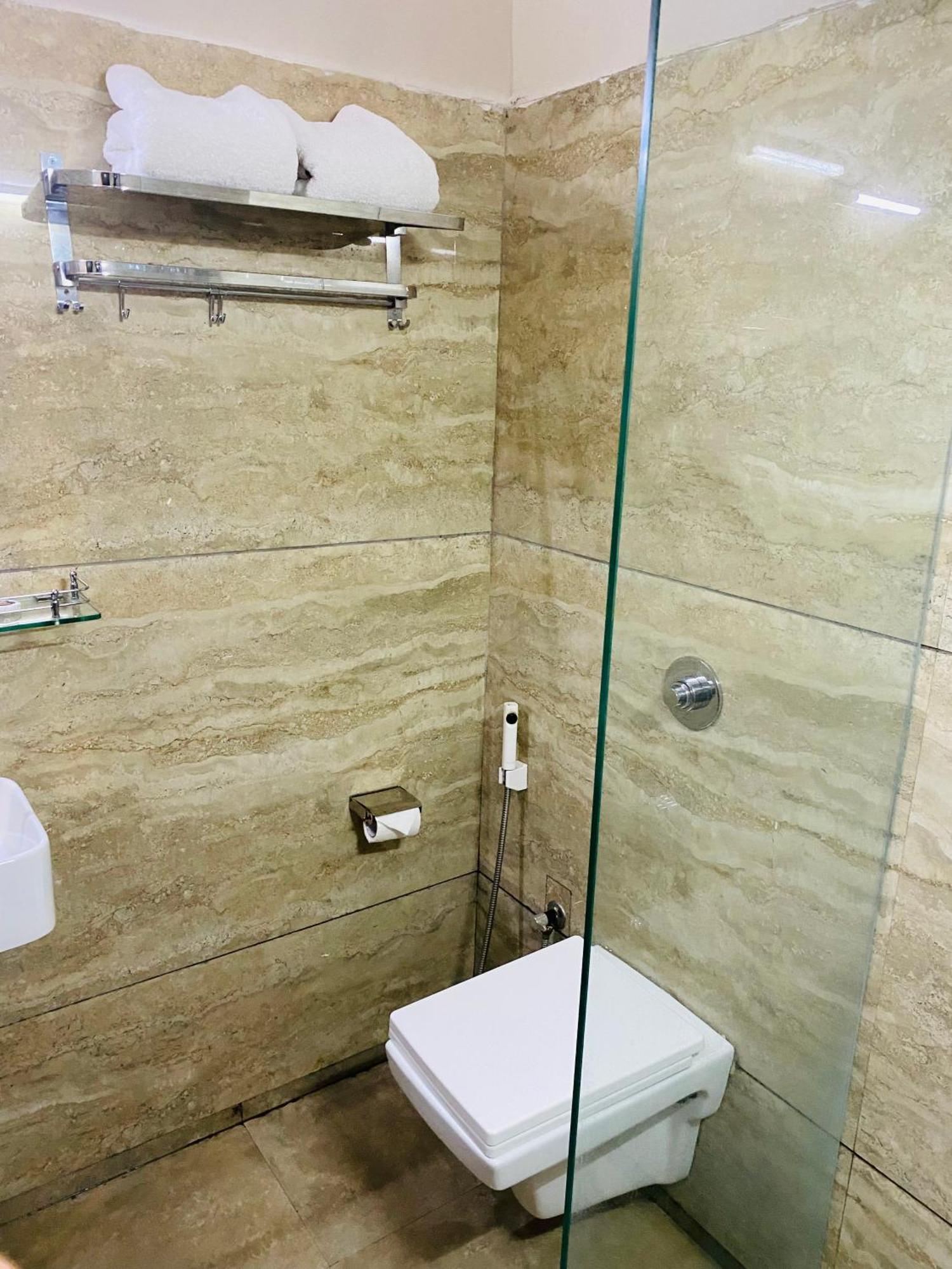 Mumbai House Luxury Apartments Santacruz East, 孟买 外观 照片