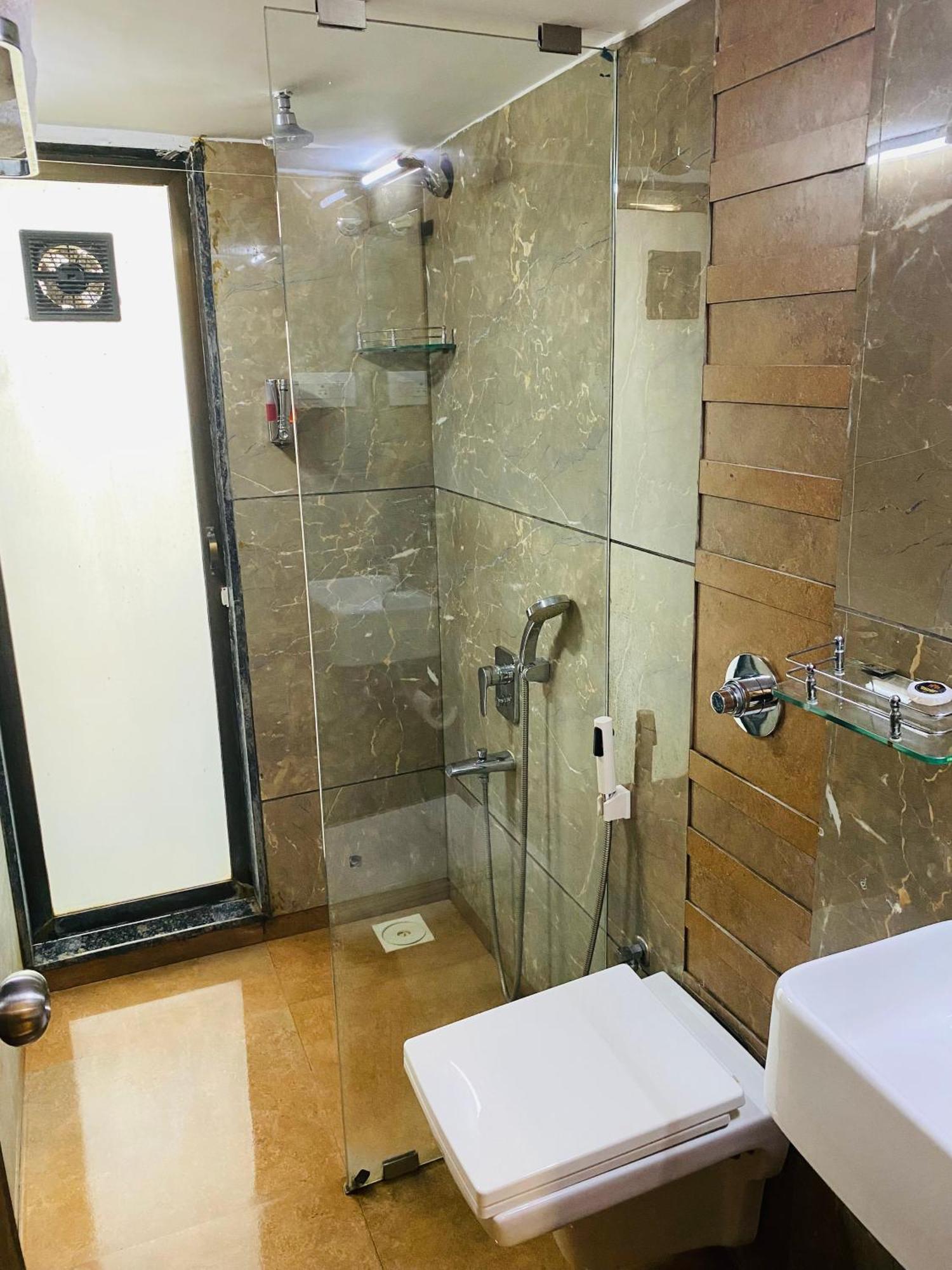 Mumbai House Luxury Apartments Santacruz East, 孟买 外观 照片