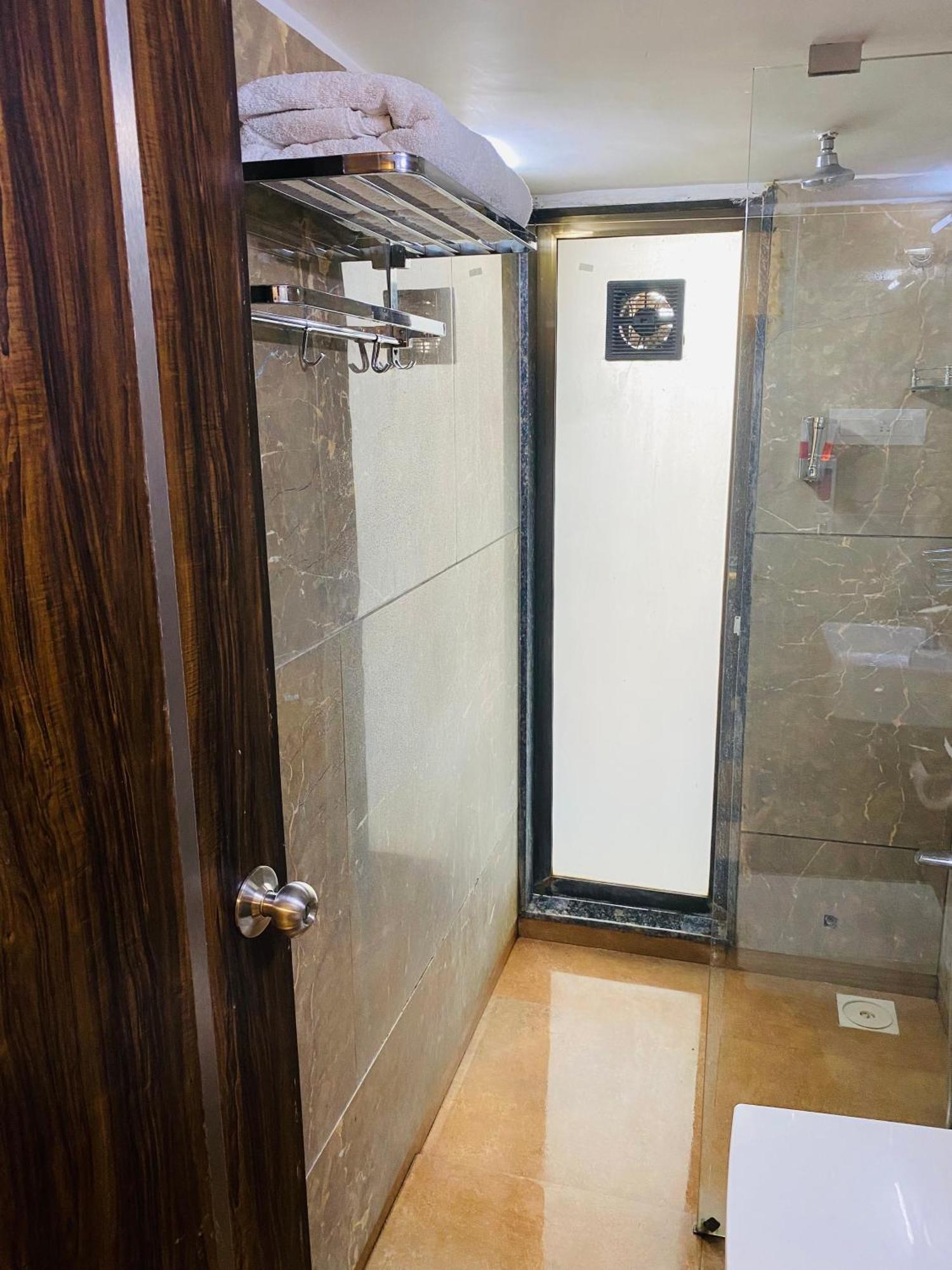 Mumbai House Luxury Apartments Santacruz East, 孟买 外观 照片