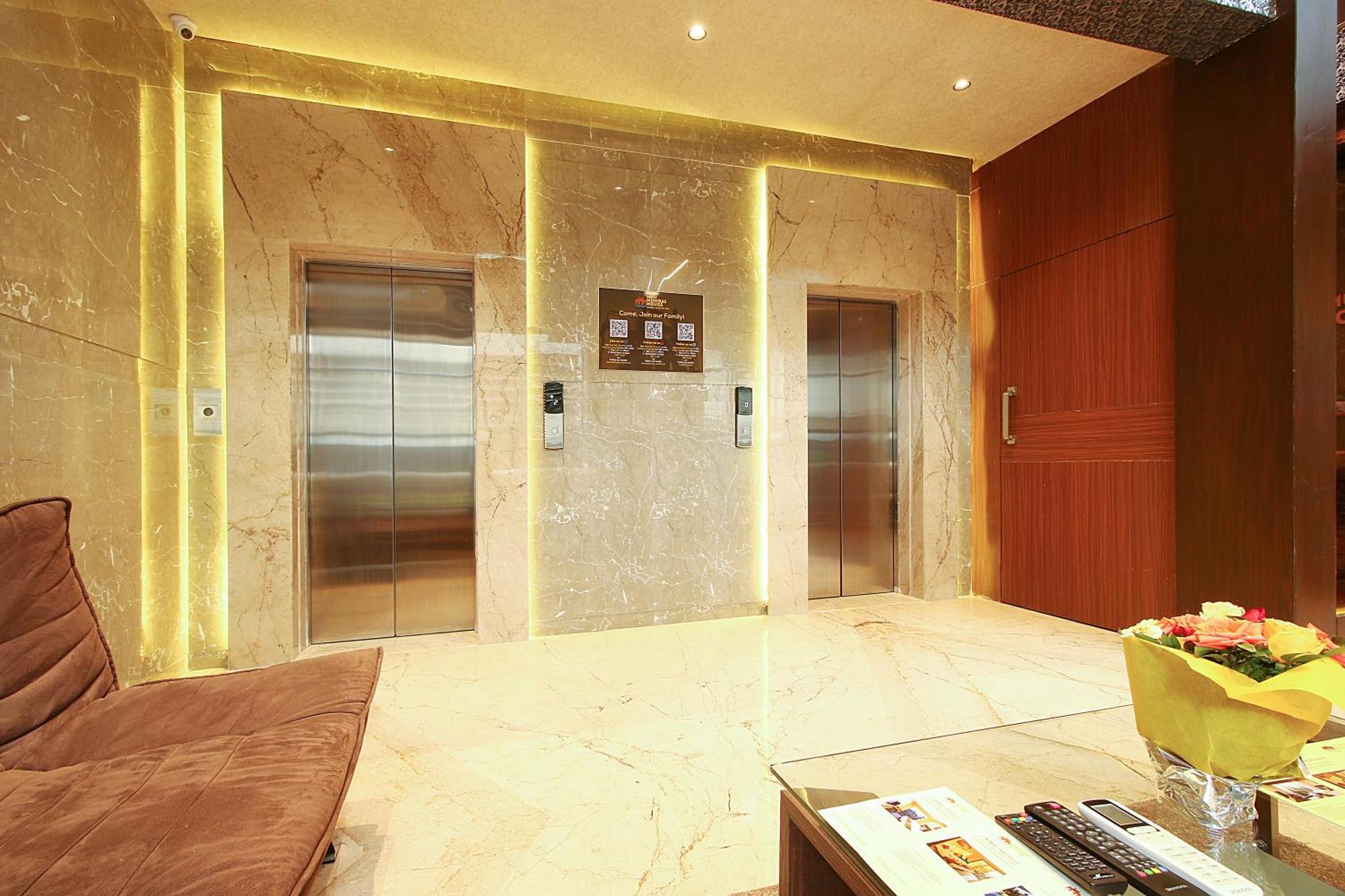 Mumbai House Luxury Apartments Santacruz East, 孟买 外观 照片