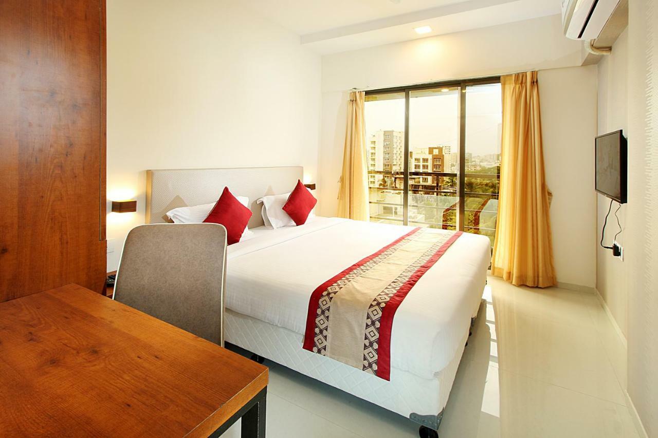 Mumbai House Luxury Apartments Santacruz East, 孟买 外观 照片