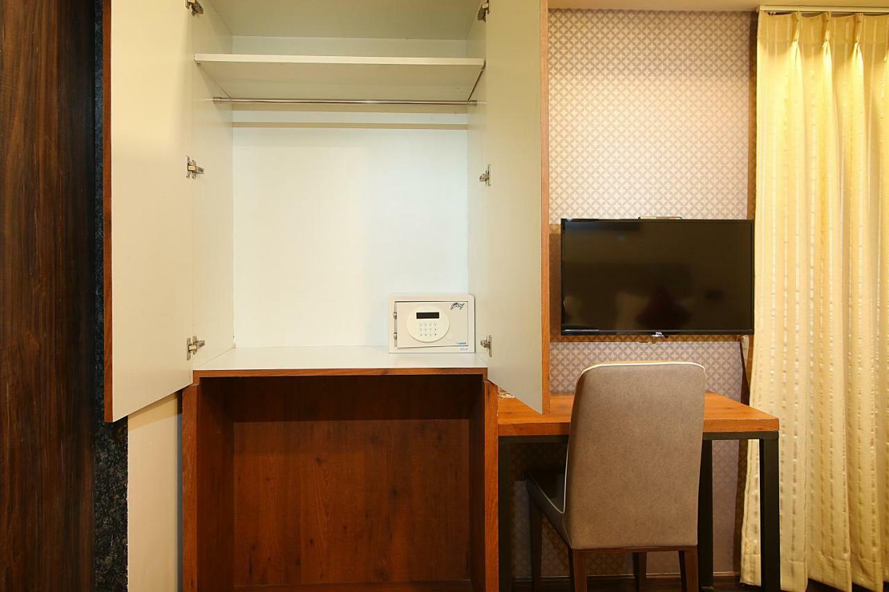 Mumbai House Luxury Apartments Santacruz East, 孟买 外观 照片