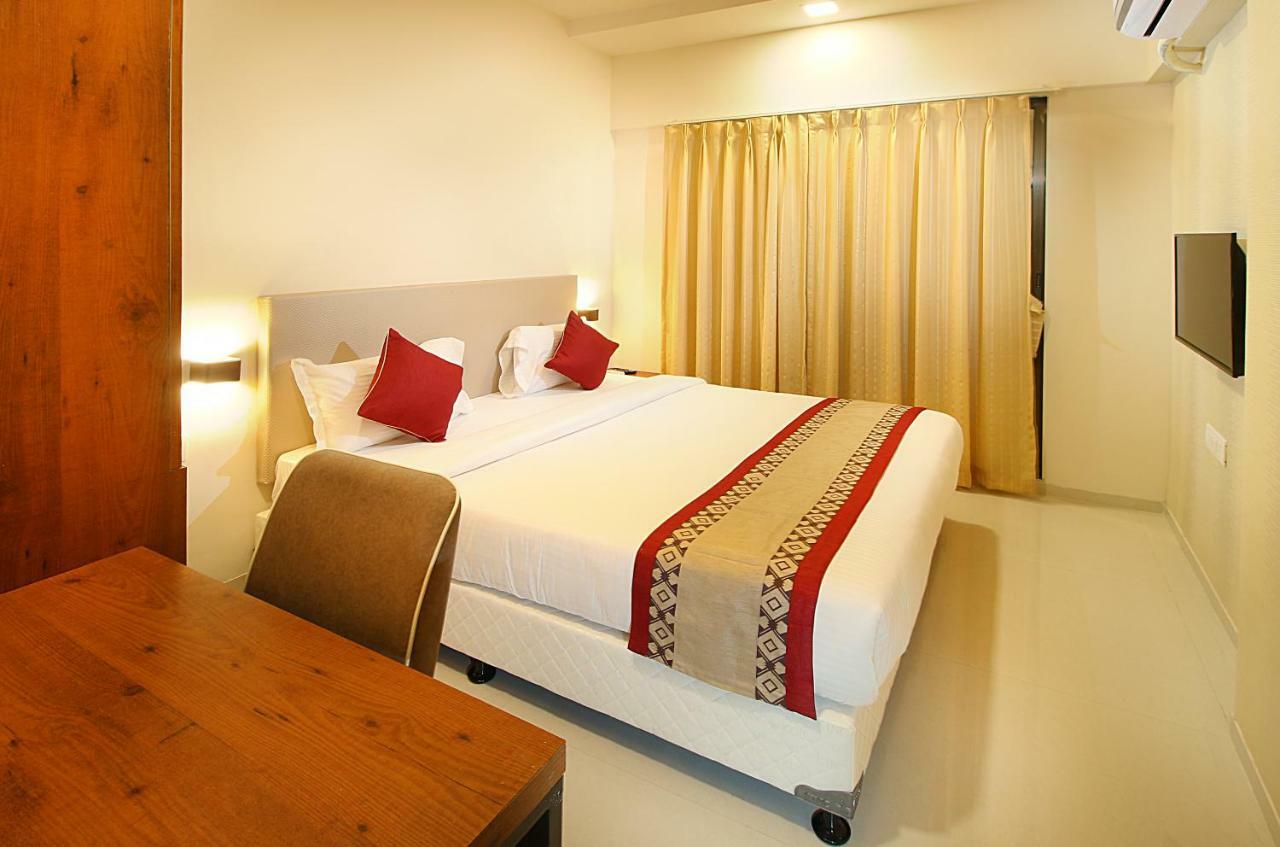 Mumbai House Luxury Apartments Santacruz East, 孟买 外观 照片