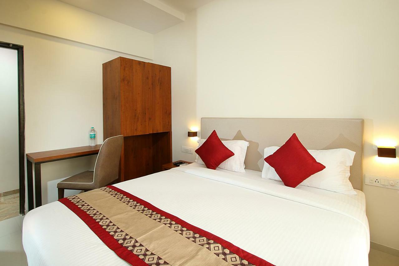 Mumbai House Luxury Apartments Santacruz East, 孟买 外观 照片